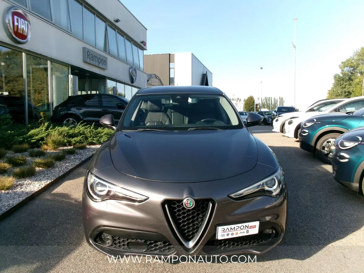 Alfa Romeo Stelvio usata a Venezia (7)