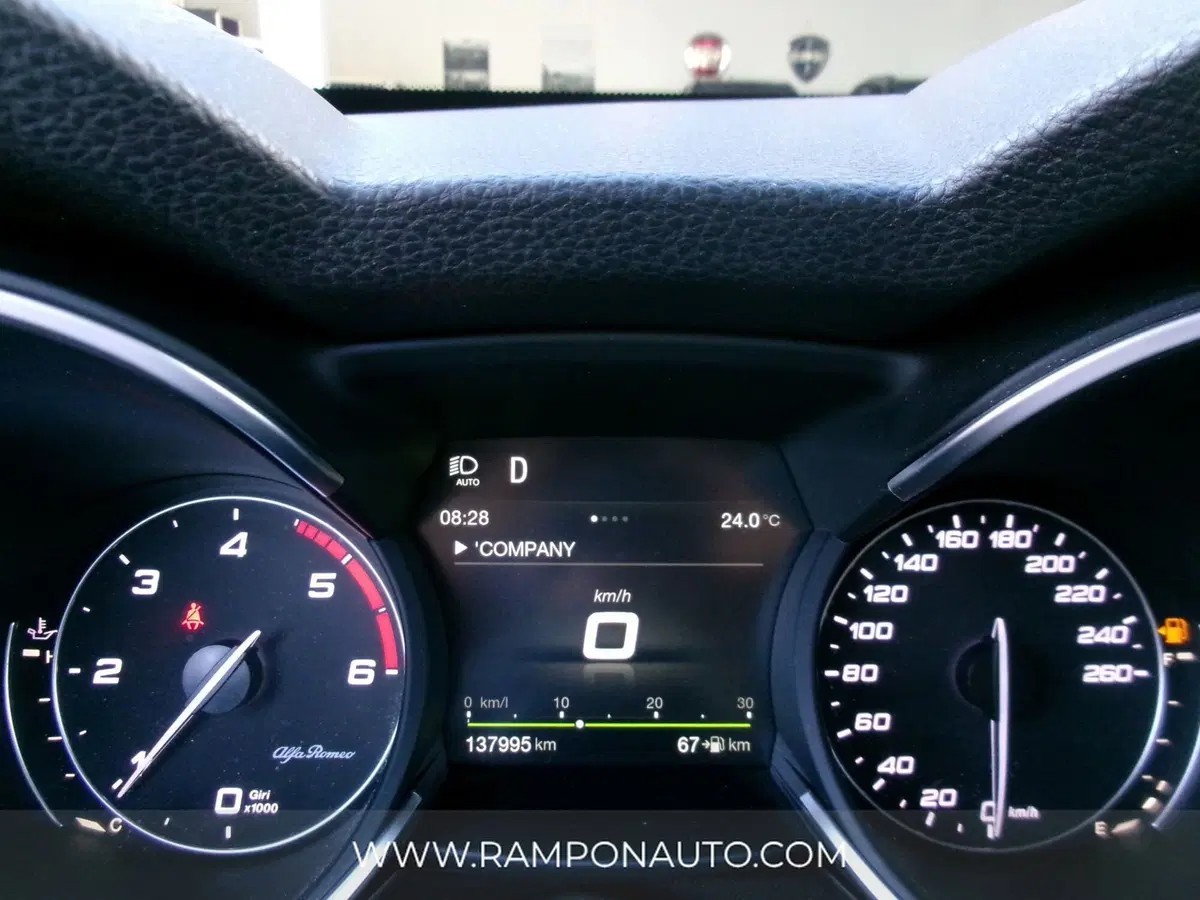Alfa Romeo Stelvio usata a Venezia (8)