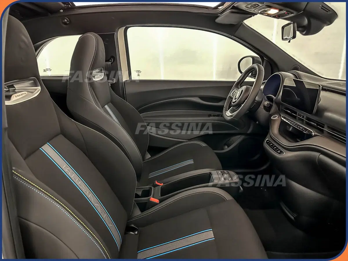 Abarth 500e Cabrio usata a Milano (14)