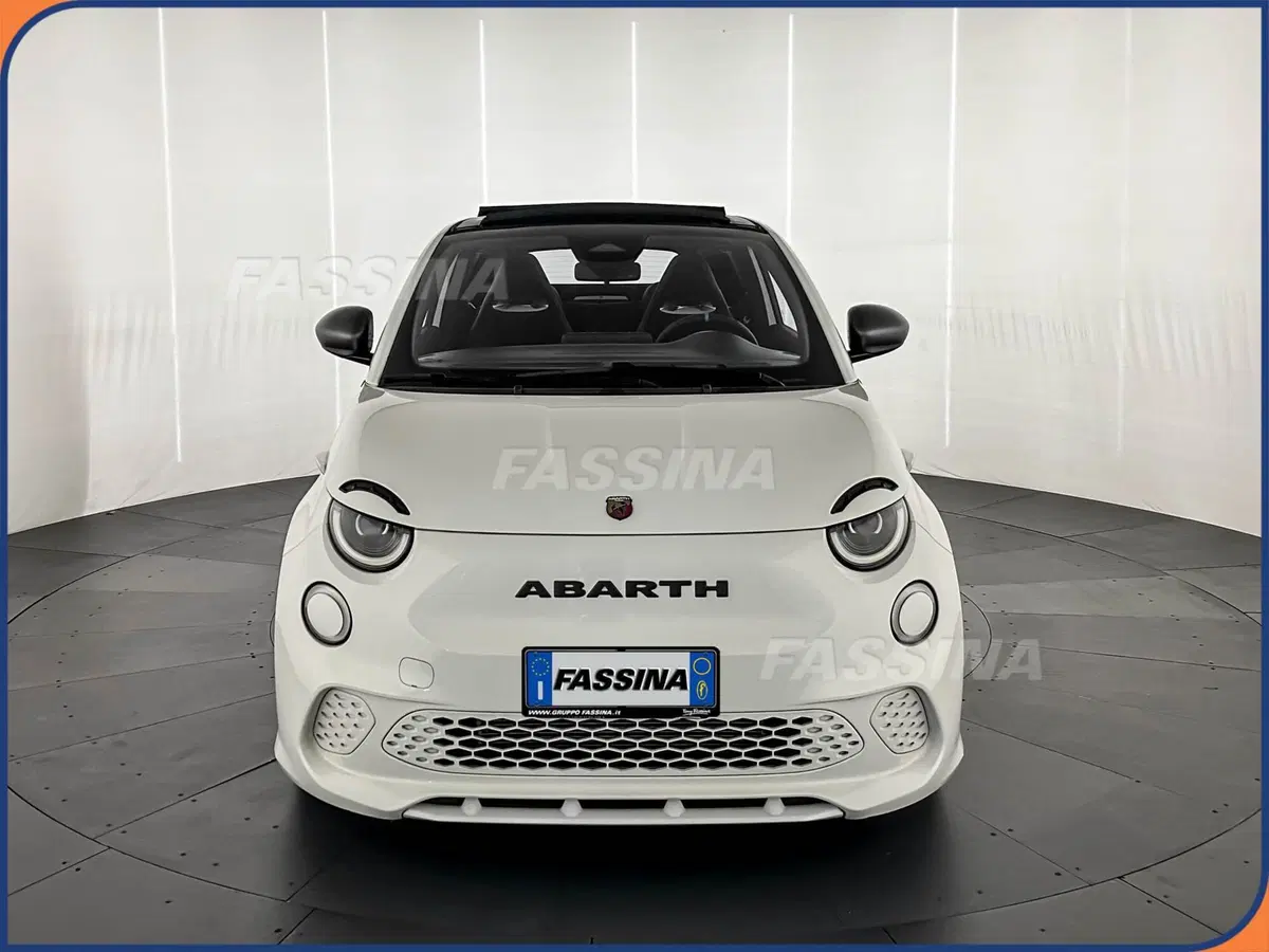 Abarth 500e Cabrio usata a Milano (2)
