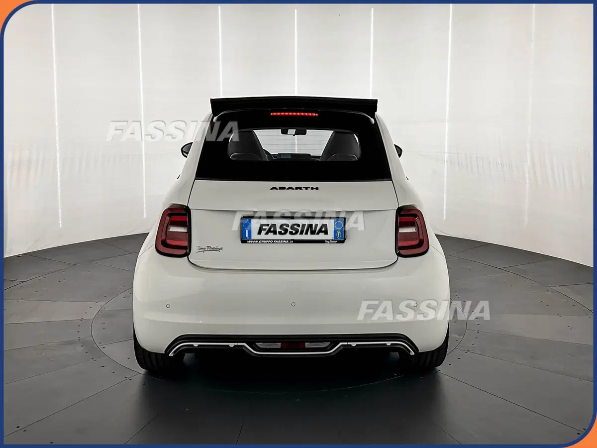 Abarth 500e Cabrio usata a Milano (5)
