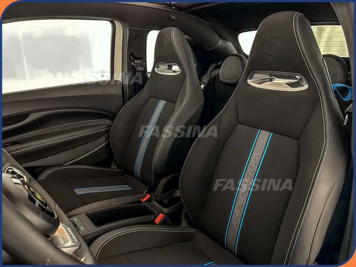 Abarth 500e Cabrio usata a Milano (8)