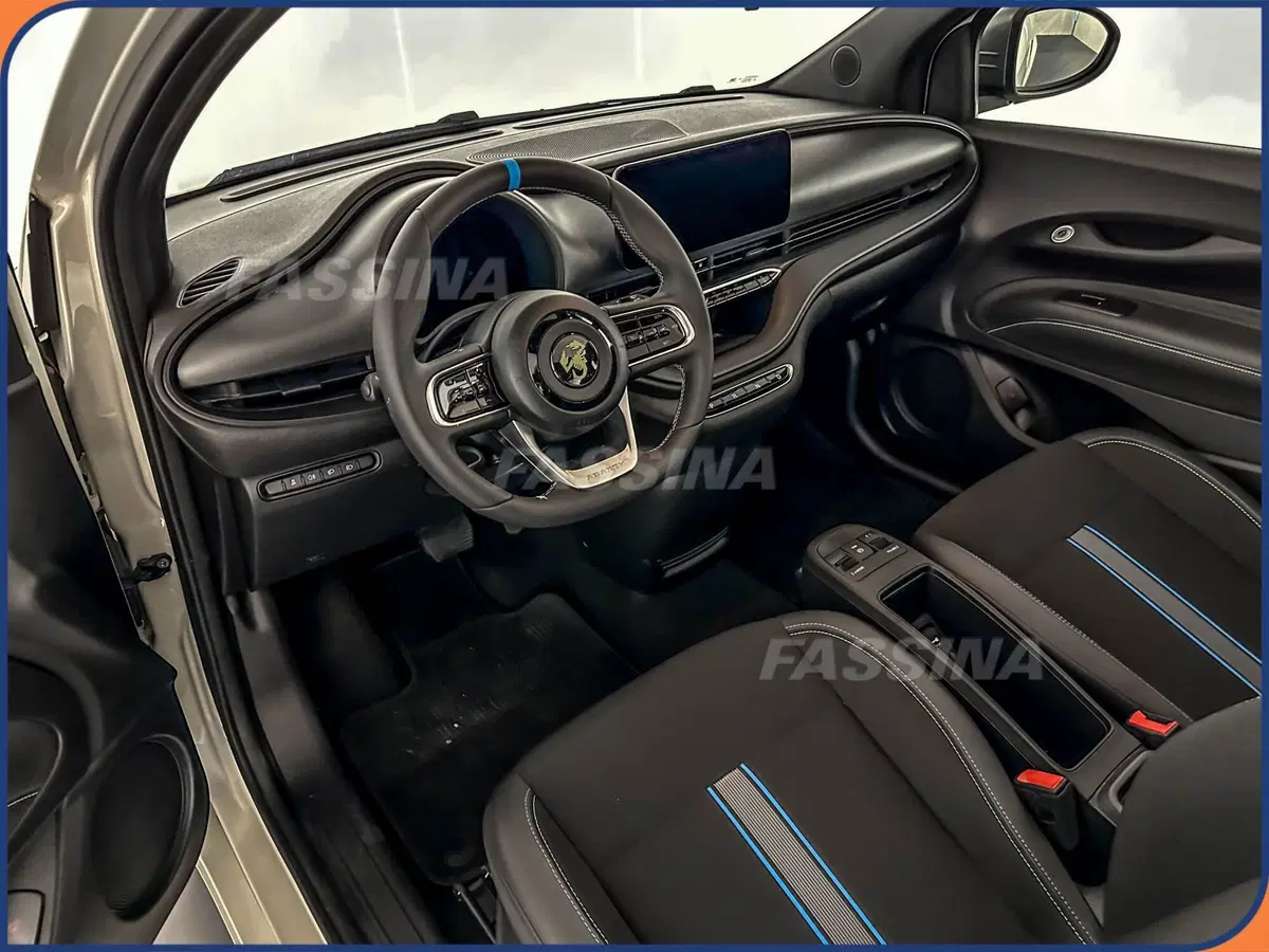Abarth 500e Cabrio usata a Milano (9)