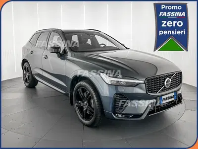Volvo XC60 2.0 b4 Essential auto del 2022 usata a Milano