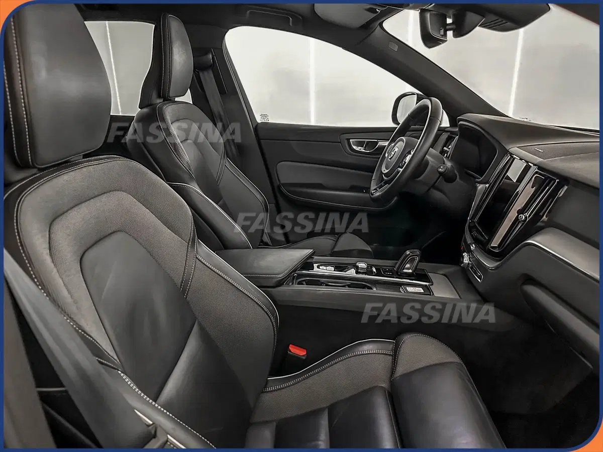 Volvo XC60 usata a Milano (13)
