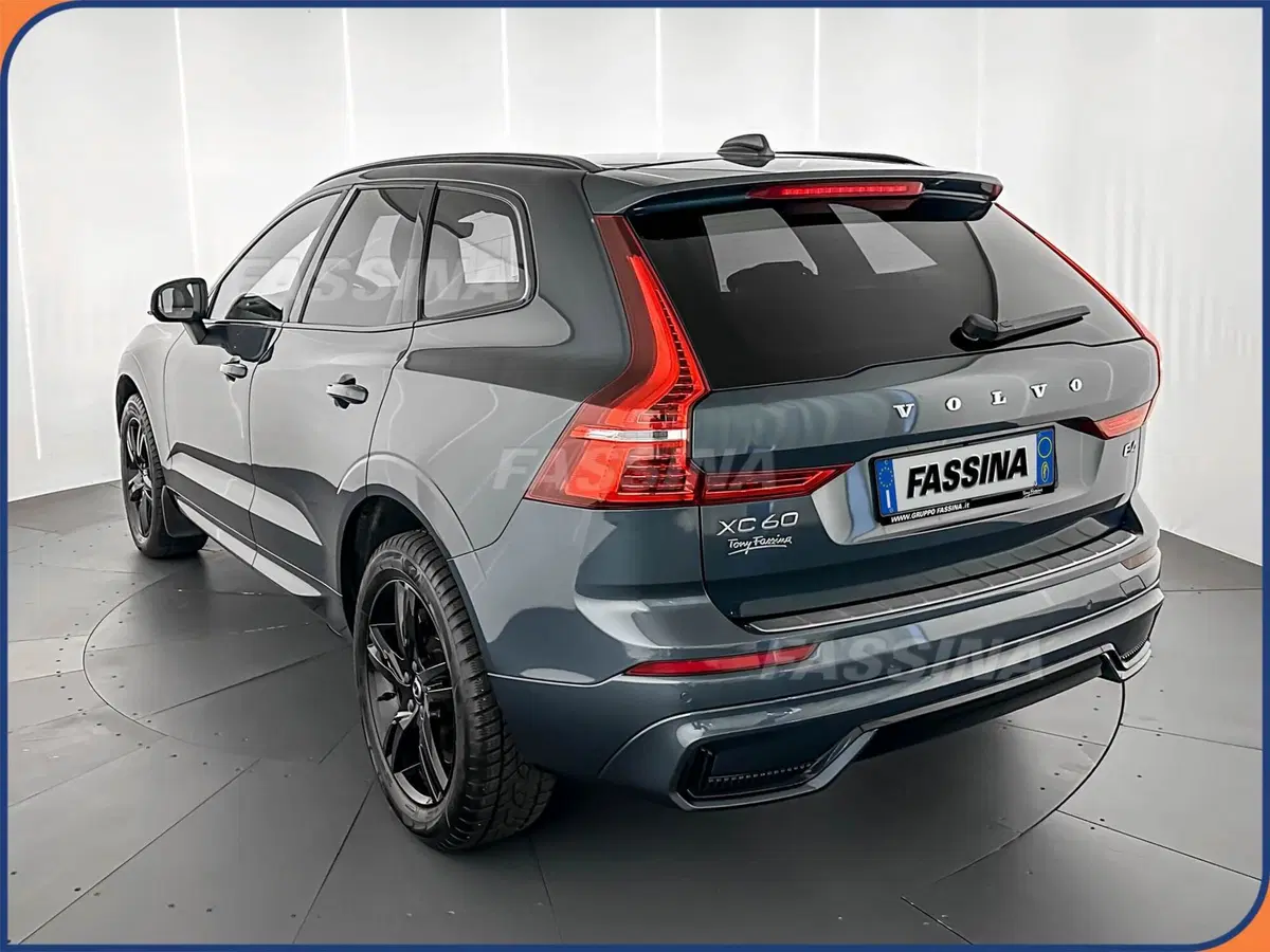 Volvo XC60 usata a Milano (4)