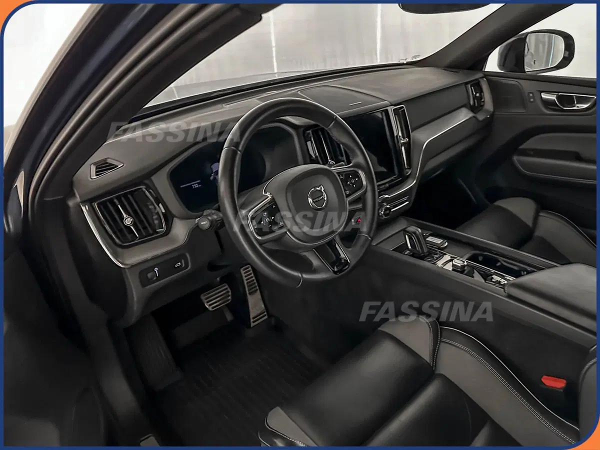 Volvo XC60 usata a Milano (9)