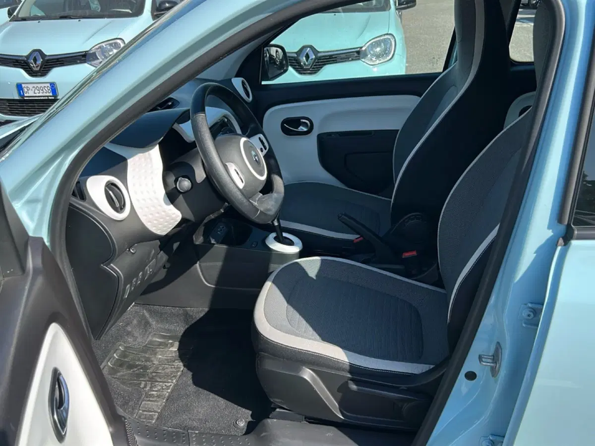 Renault Twingo usata a Roma (12)
