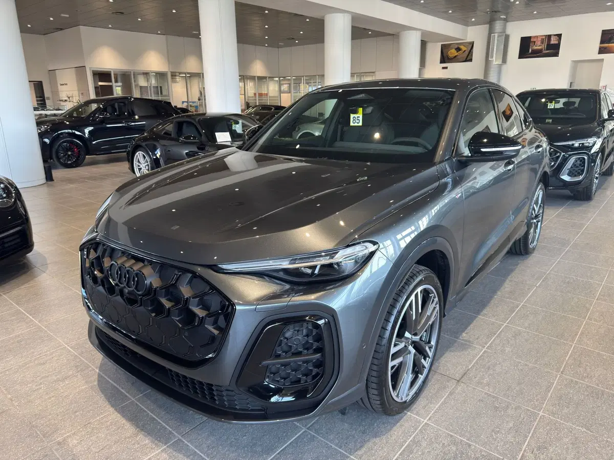 Audi Q5 Sportback nuova a Firenze