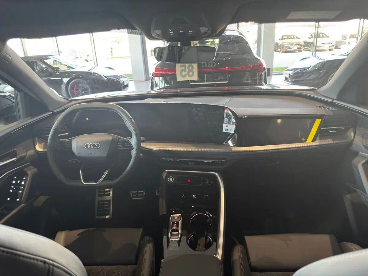 Audi Q5 Sportback nuova a Firenze (12)