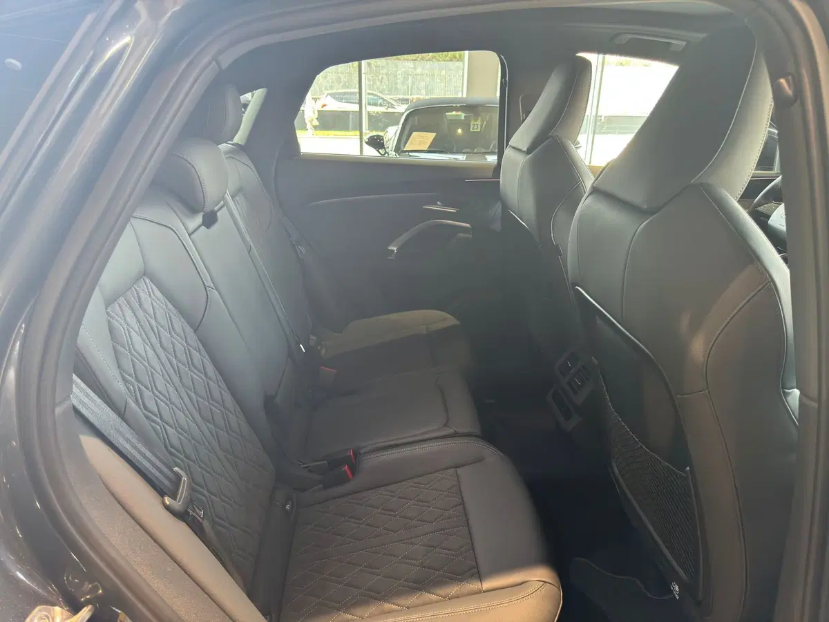 Audi Q5 Sportback nuova a Firenze (14)