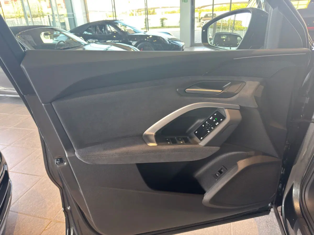 Audi Q5 Sportback nuova a Firenze (15)