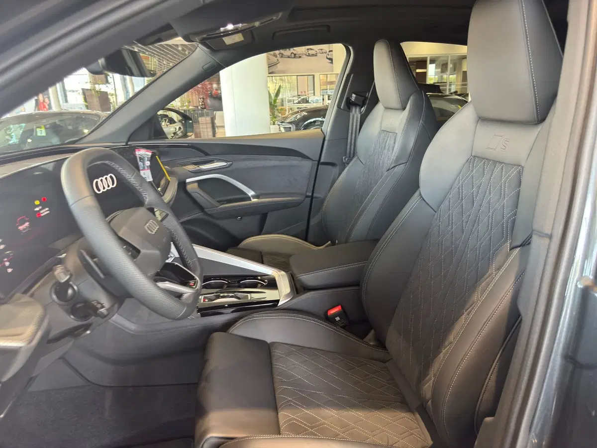 Audi Q5 Sportback nuova a Firenze (16)