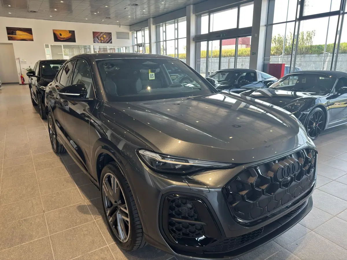 Audi Q5 Sportback nuova a Firenze (2)