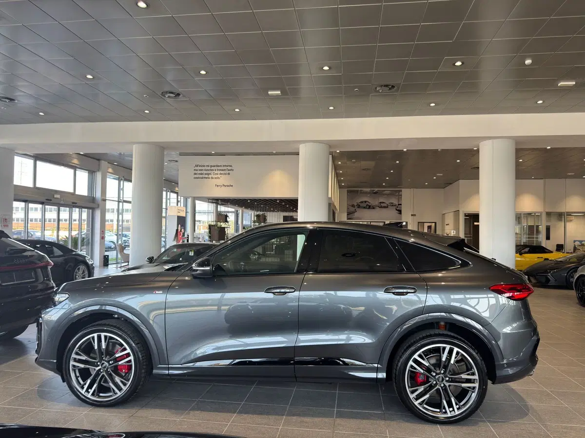 Audi Q5 Sportback nuova a Firenze (4)