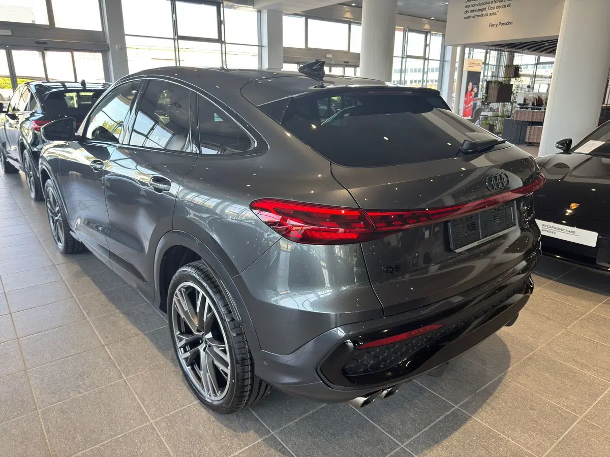 Audi Q5 Sportback nuova a Firenze (5)