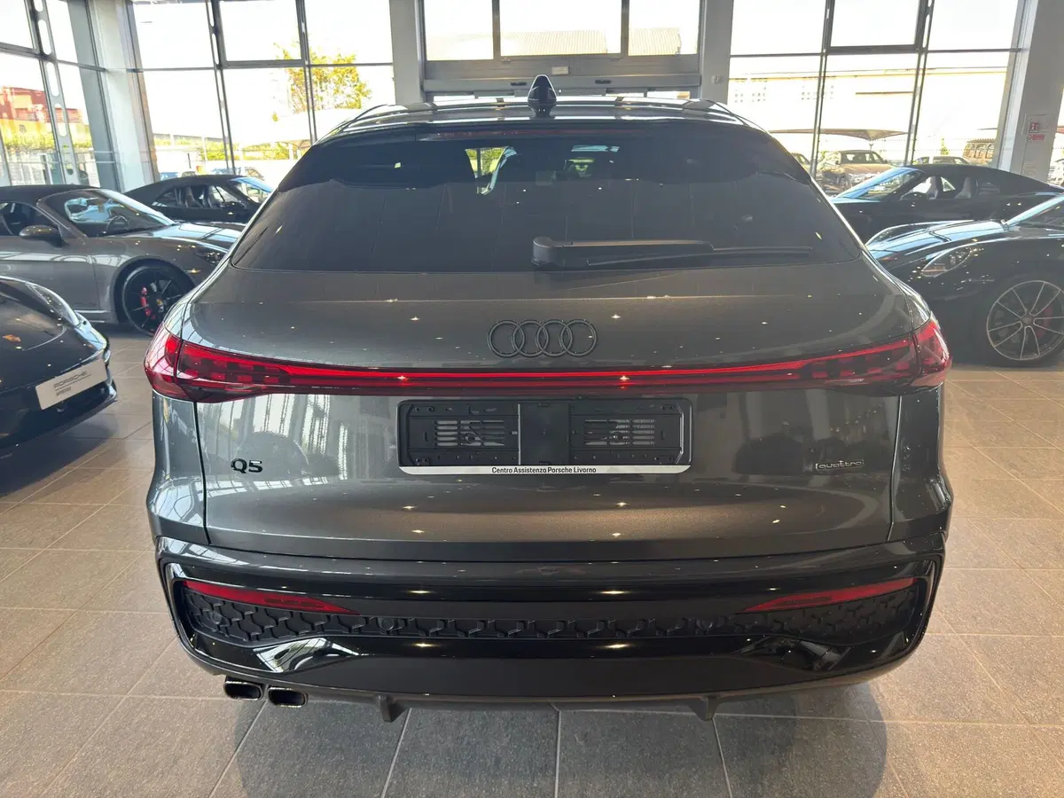 Audi Q5 Sportback nuova a Firenze (6)