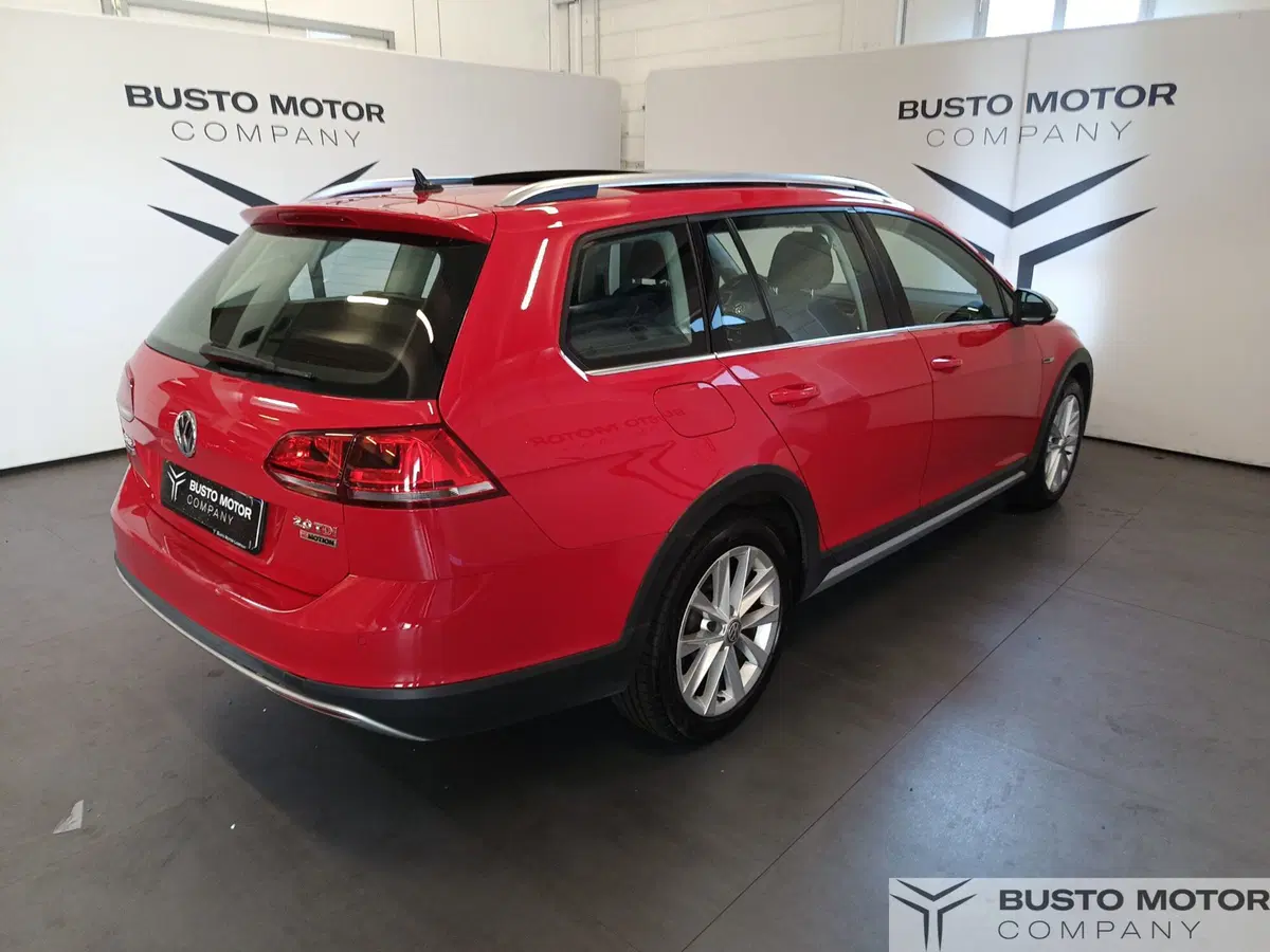 Volkswagen Golf Variant usata a Varese (4)