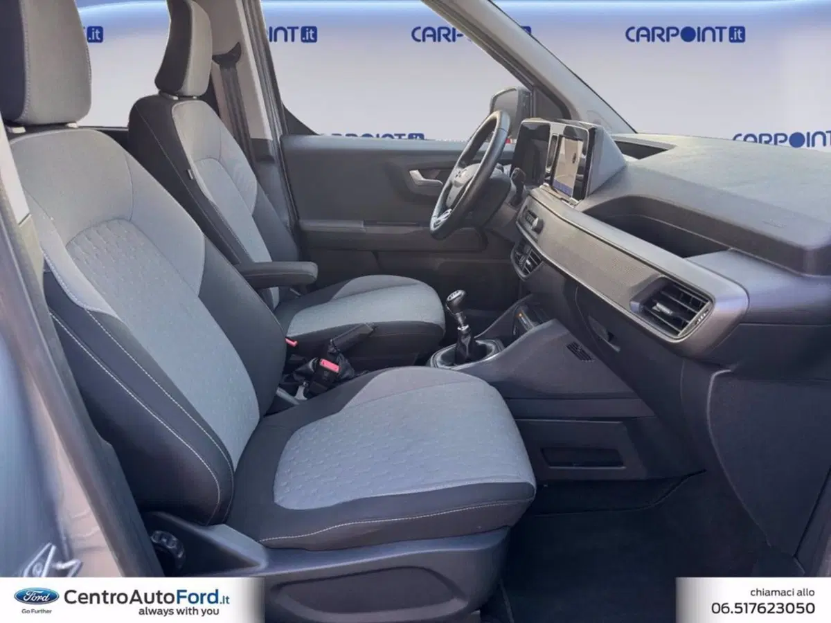 Ford Tourneo Courier usata a Roma (15)