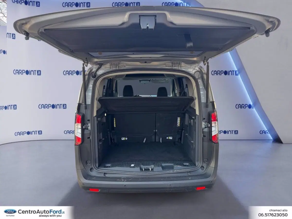 Ford Tourneo Courier usata a Roma (17)