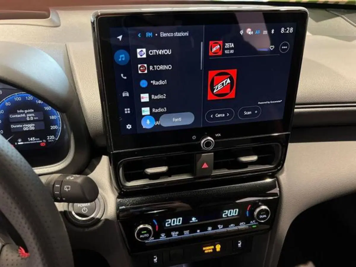 Toyota Yaris Cross nuova a Vercelli (11)