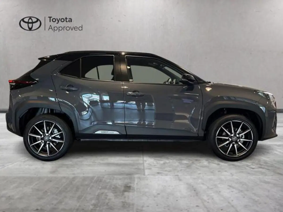 Toyota Yaris Cross nuova a Vercelli (13)