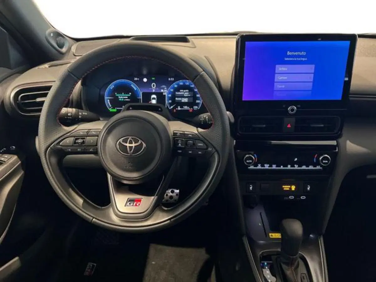 Toyota Yaris Cross nuova a Vercelli (9)