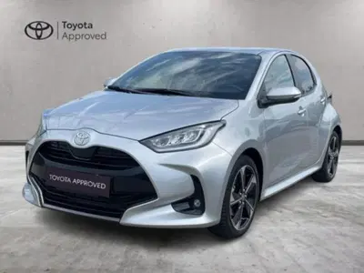 Toyota Yaris 1.5 Hybrid 5 porte Lounge Blue del 2025 usata a Albano Vercellese