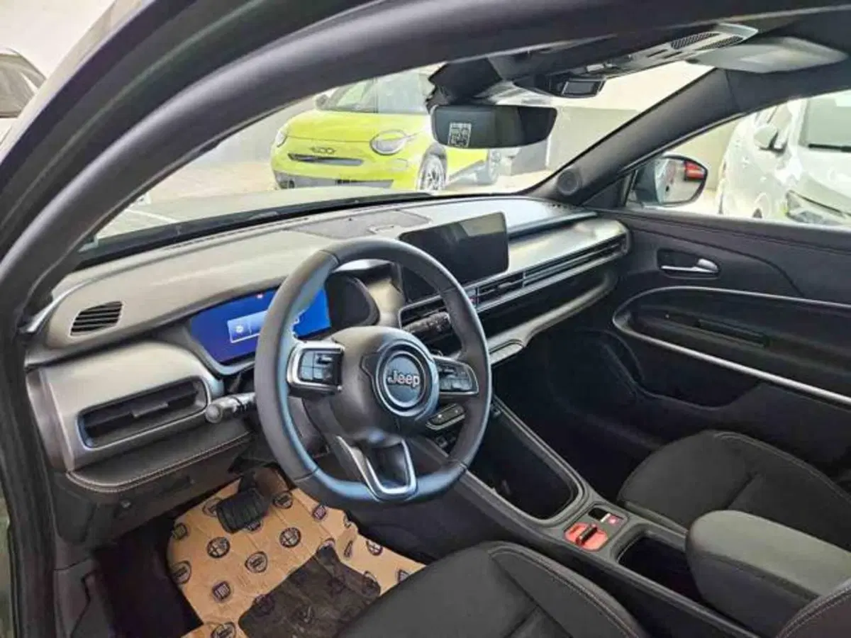 Jeep Avenger nuova a Torino (7)