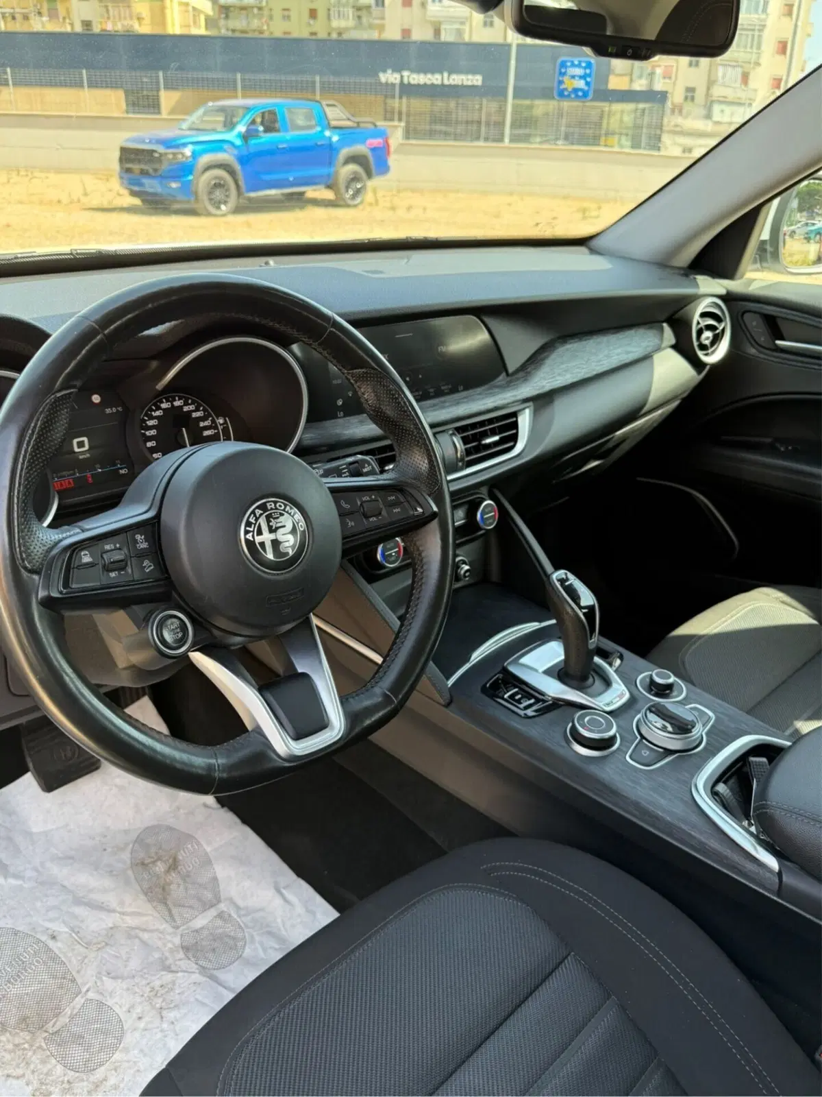 Alfa Romeo Stelvio usata a Palermo (6)