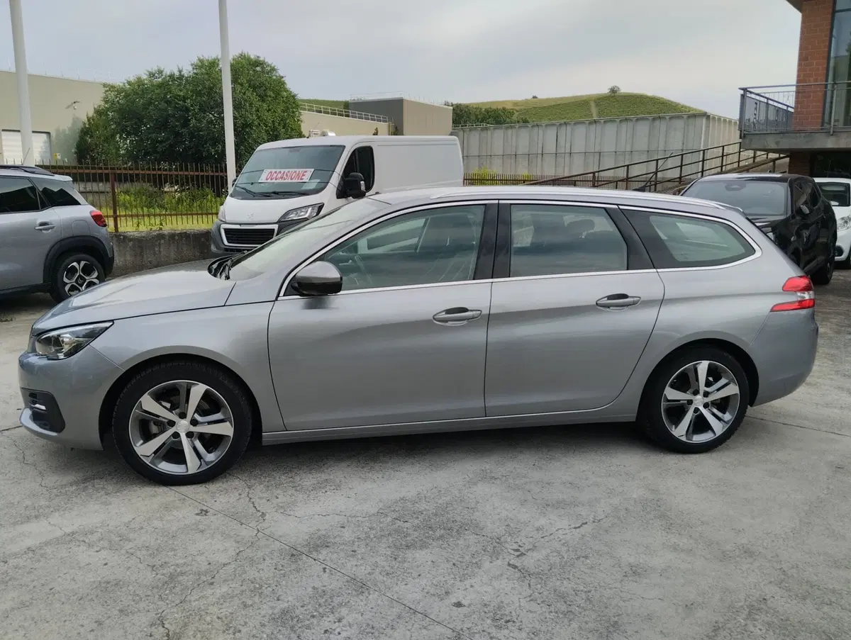 Peugeot 308 SW usata a Asti (6)