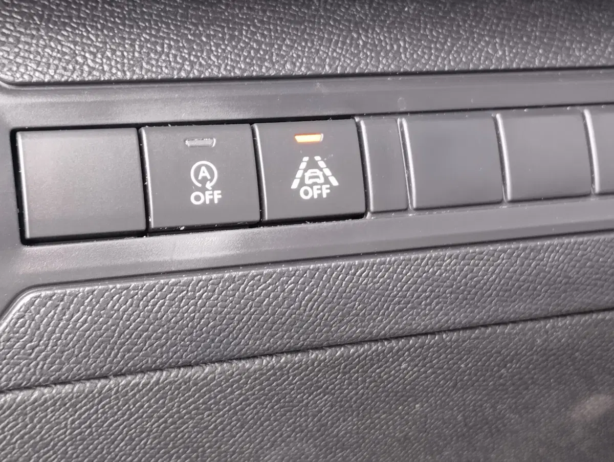 Peugeot 308 SW usata a Asti (8)