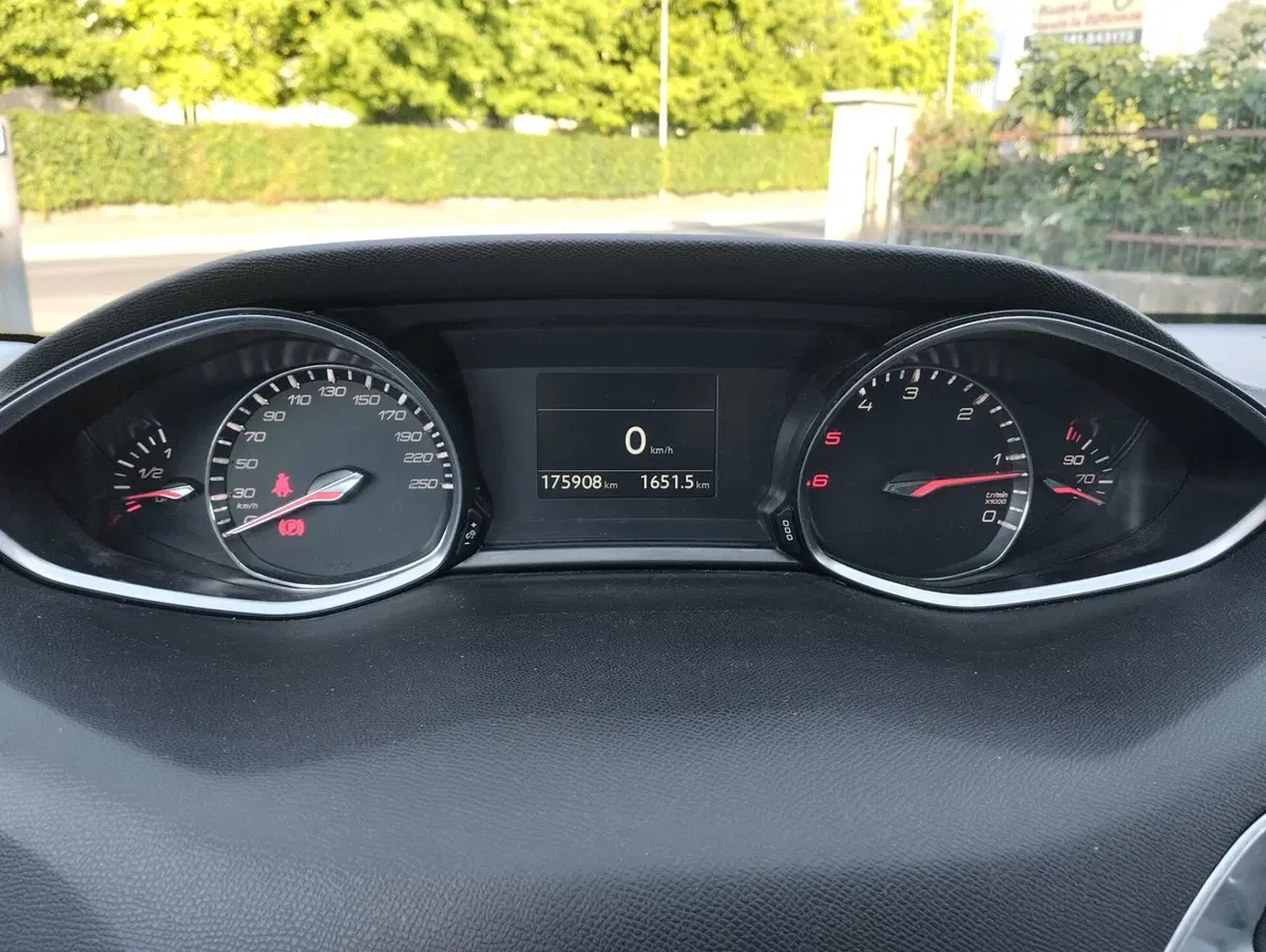 Peugeot 308 usata a Asti (12)