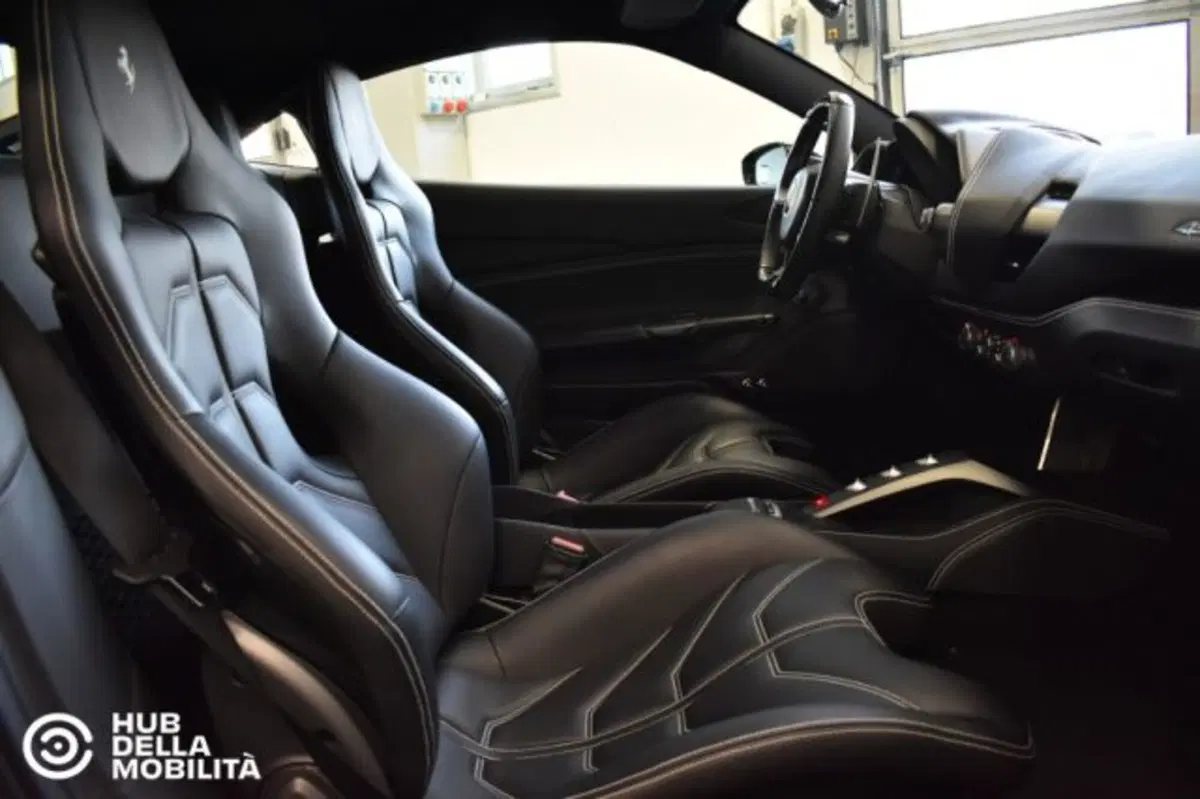 Ferrari 488 Coupé usata a Perugia (16)