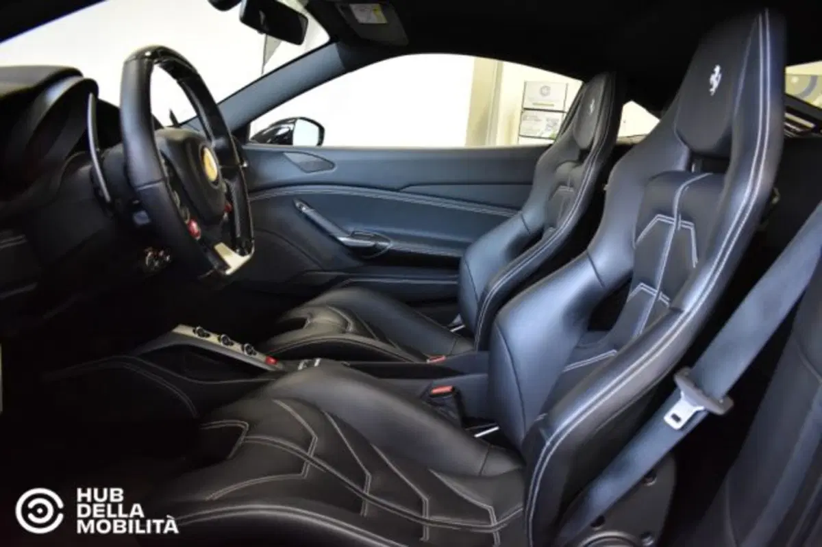 Ferrari 488 Coupé usata a Perugia (18)