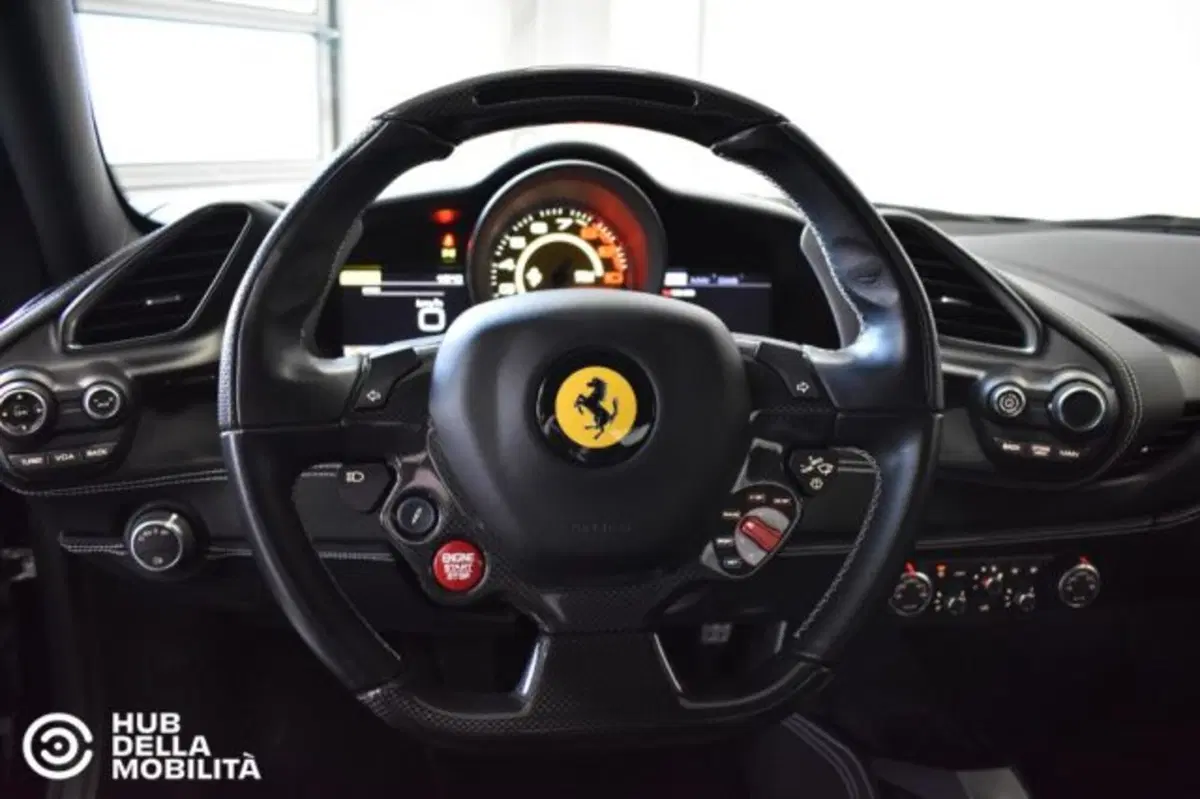 Ferrari 488 Coupé usata a Perugia (8)