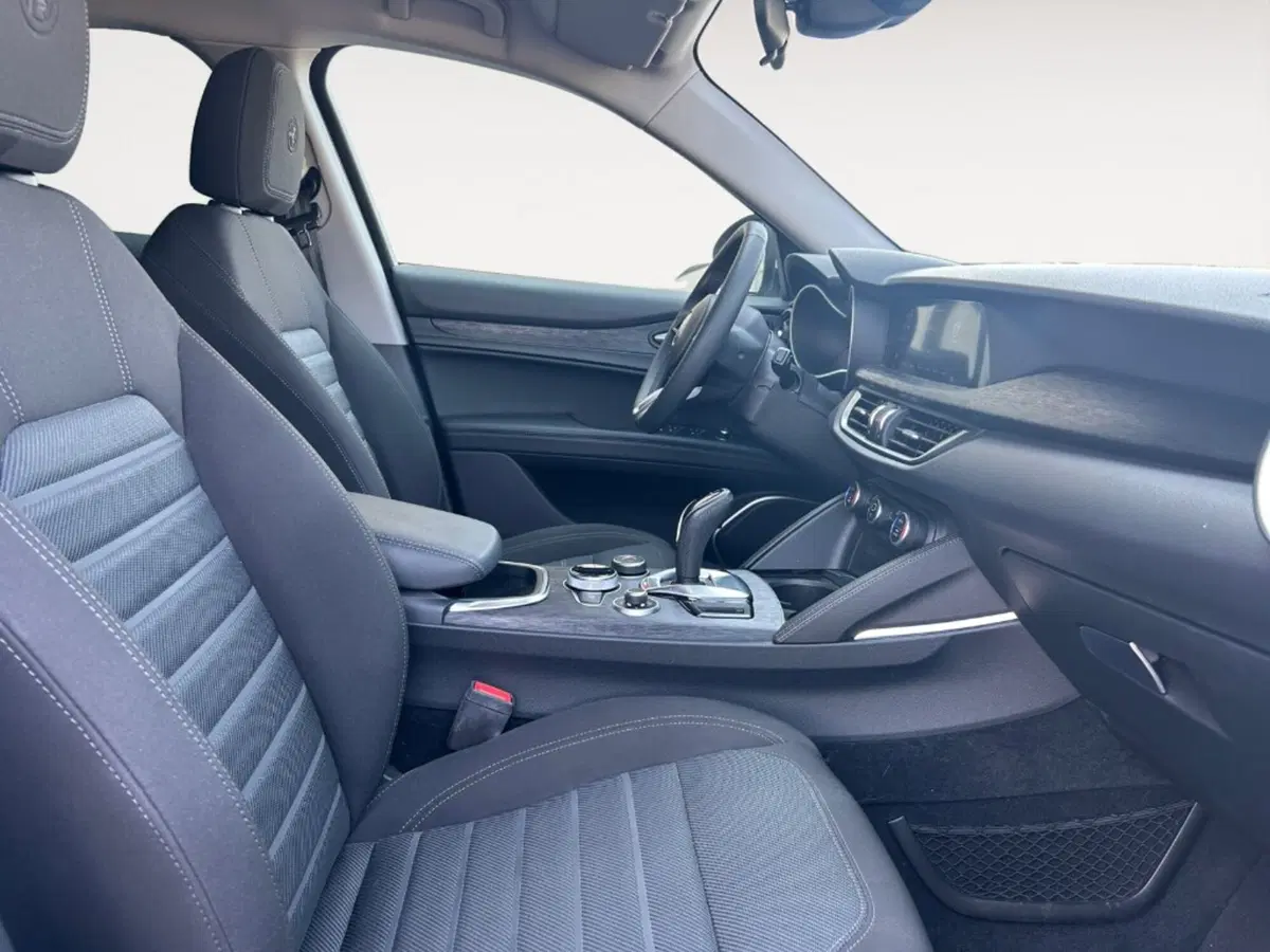 Alfa Romeo Stelvio usata a Verona (15)