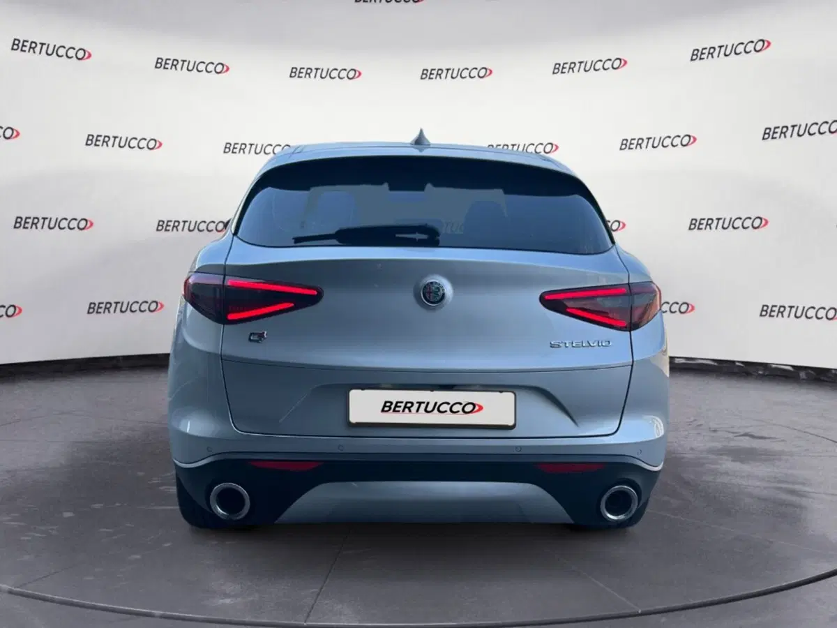 Alfa Romeo Stelvio usata a Verona (6)