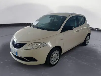 Lancia Ypsilon 1.3 MJT 16V 95 CV 5 porte S&S Silver del 2017 usata a Casarano