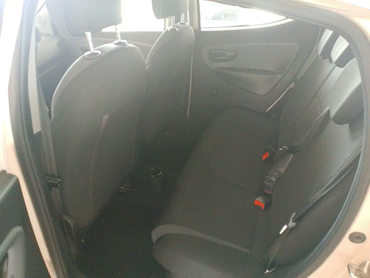 Lancia Ypsilon usata a Lecce (19)