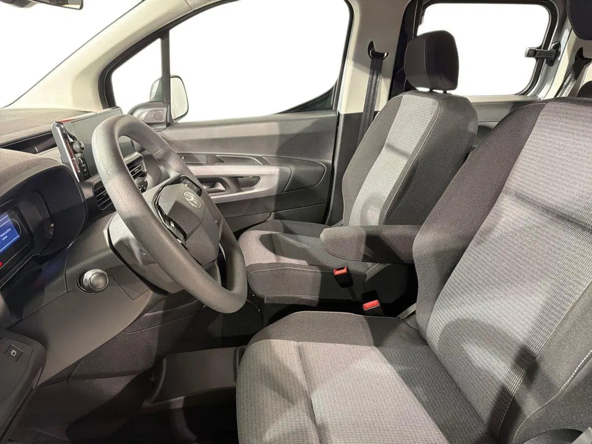 Toyota Proace City Verso nuova a Lecco (10)