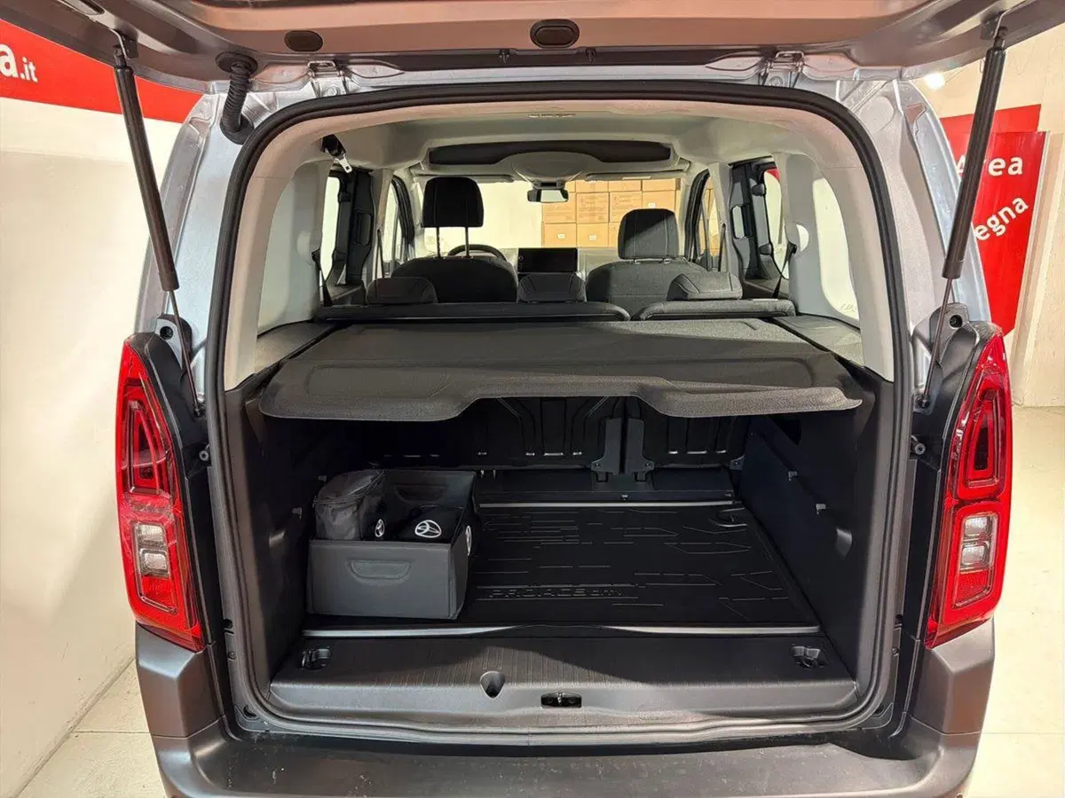 Toyota Proace City Verso nuova a Lecco (12)