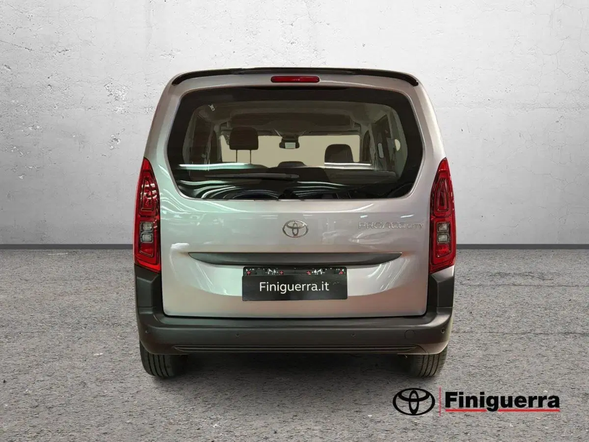 Toyota Proace City Verso nuova a Lecco (3)