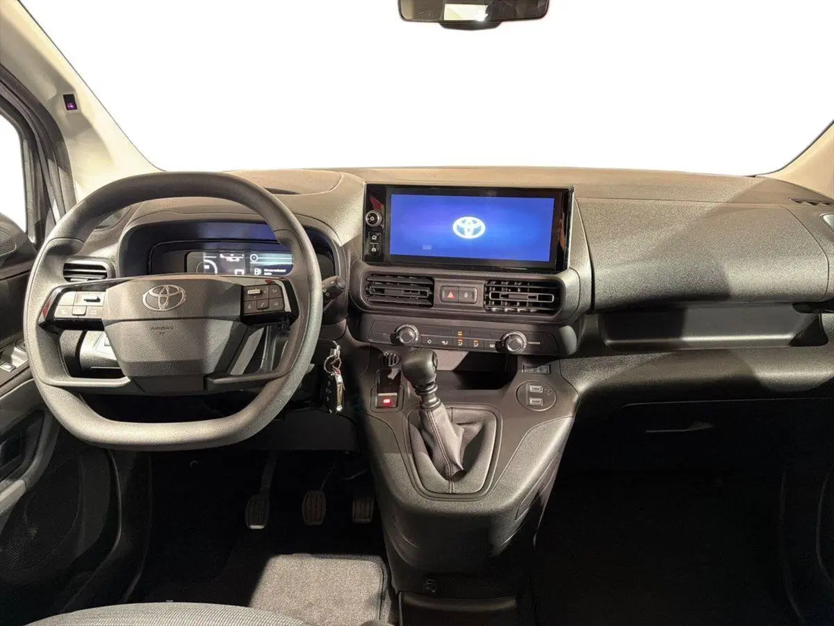 Toyota Proace City Verso nuova a Lecco (8)
