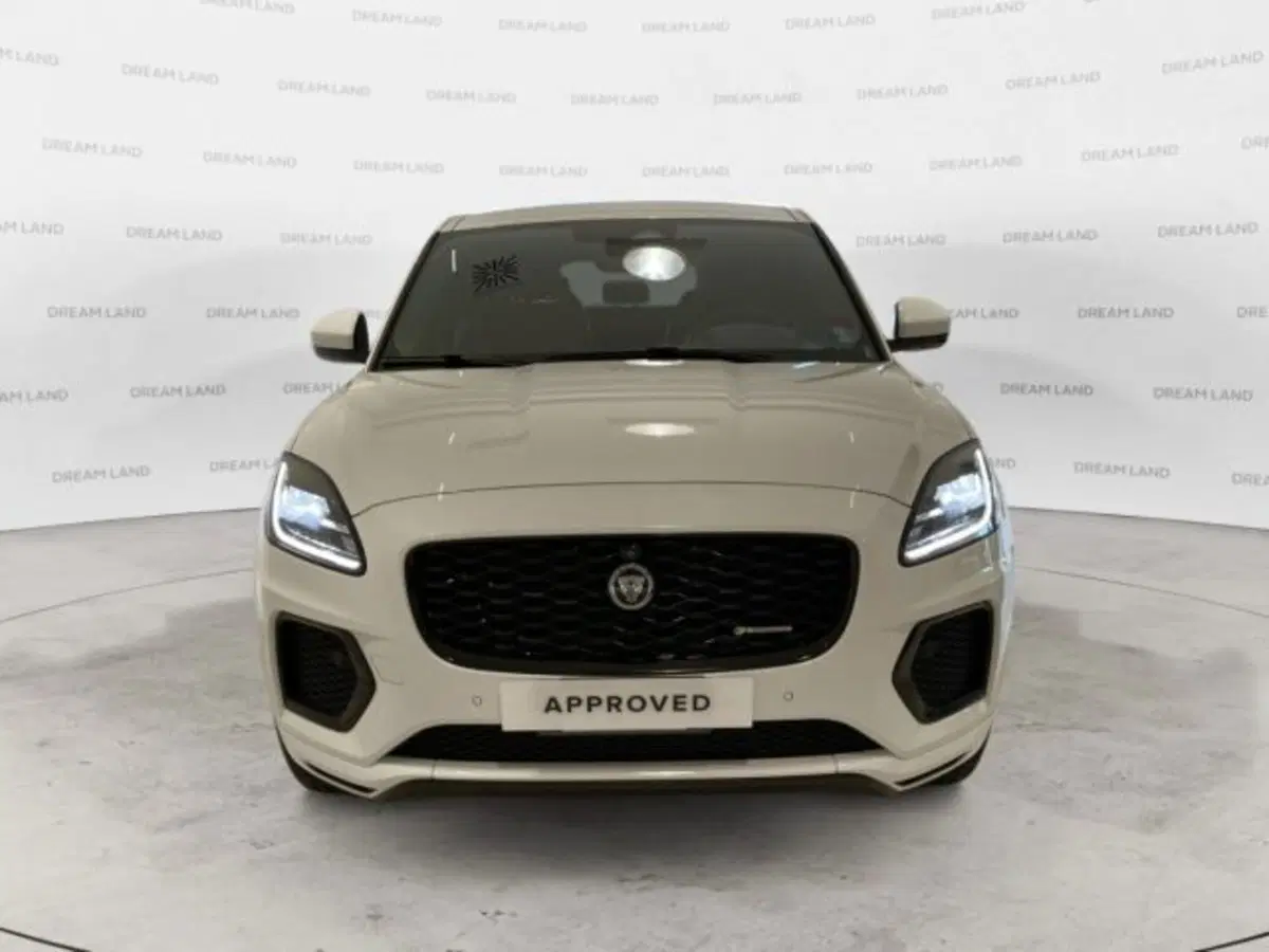Jaguar E-Pace usata a Livorno (8)
