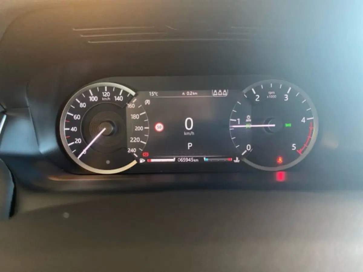 Land Rover Discovery Sport usata a Livorno (10)