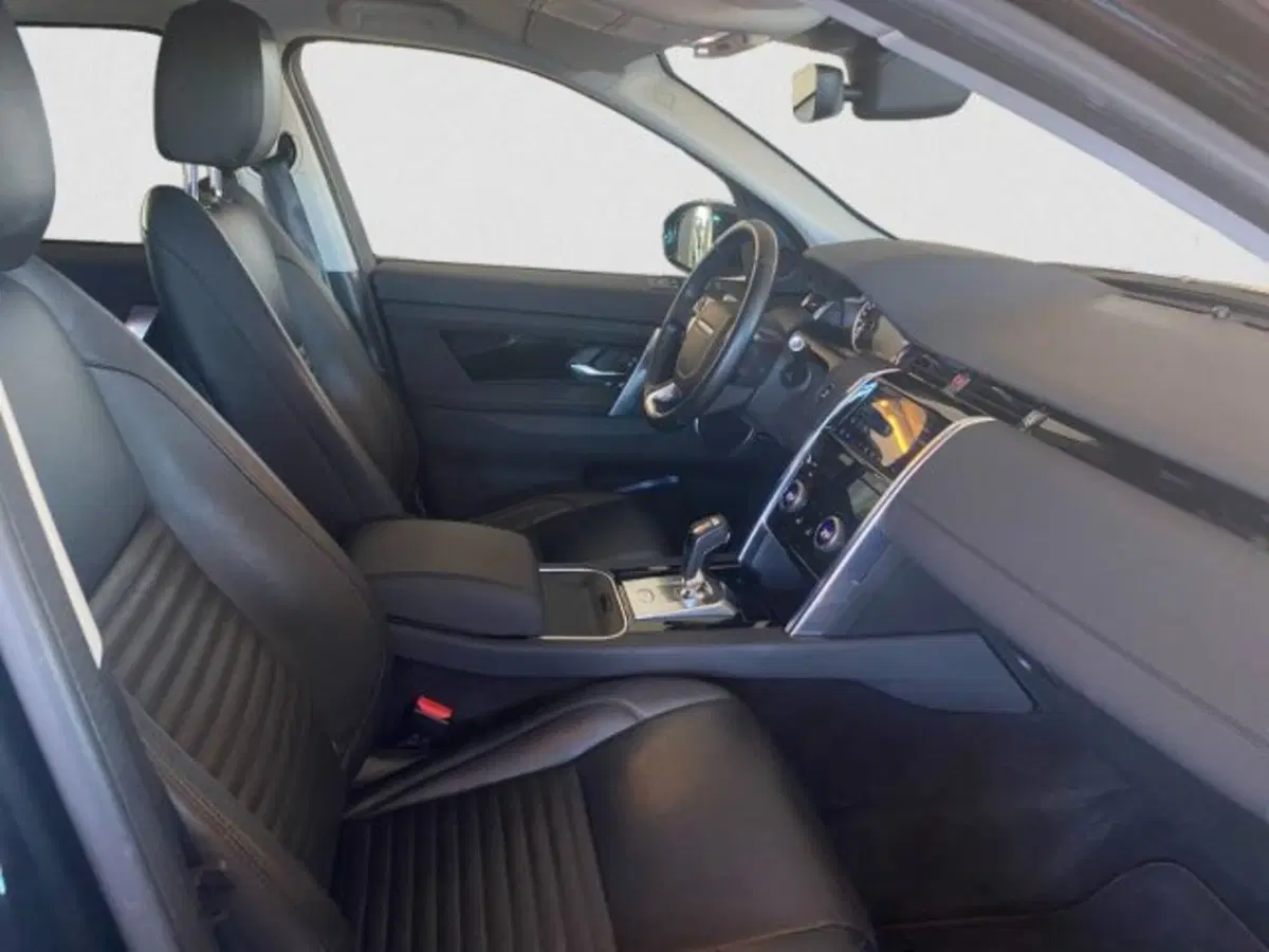 Land Rover Discovery Sport usata a Livorno (3)