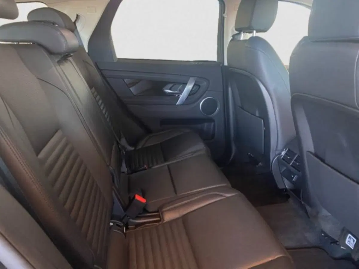 Land Rover Discovery Sport usata a Livorno (5)