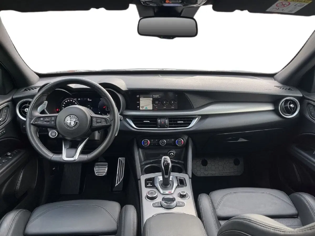 Alfa Romeo Stelvio usata a Torino (10)
