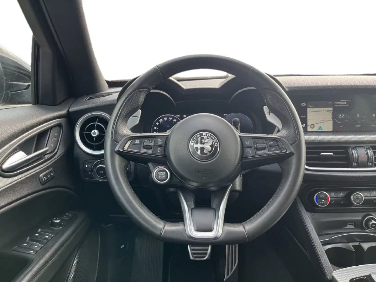 Alfa Romeo Stelvio usata a Torino (11)